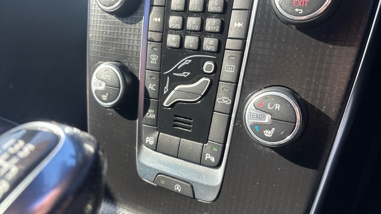 Volvo V40 D2 [122] R DESIGN Edition 5dr Diesel Hatchback